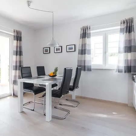 Apartment Punta Premantura